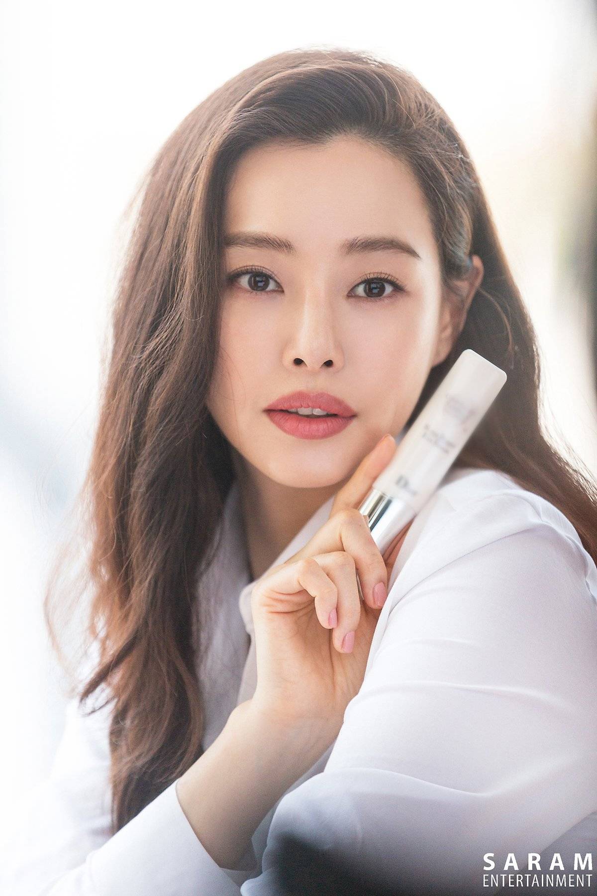 Lee Ha Nee Saram Entertainment Profile photos